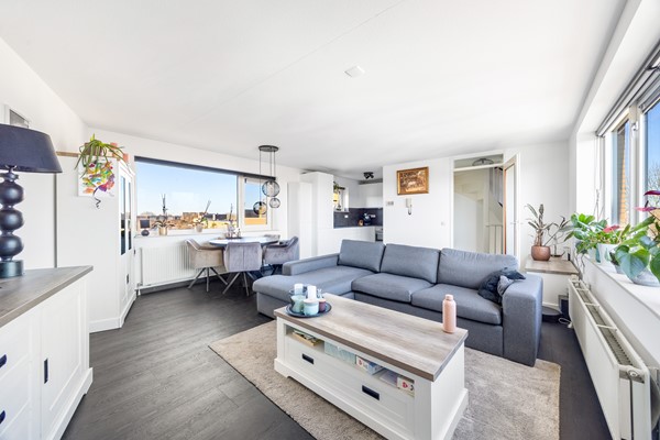 Instapklare maisonnette met twee slaapkamers en zonnig balkon 

